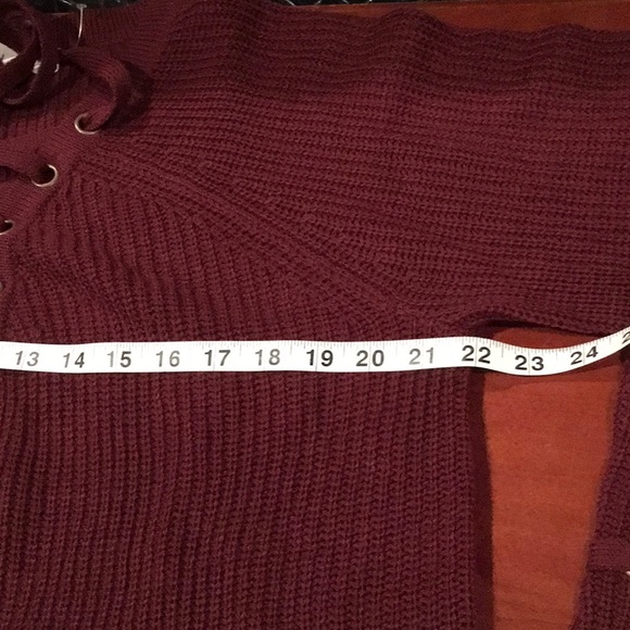 Pretty Maroon V Neck with Ties - Picture 7 of 11